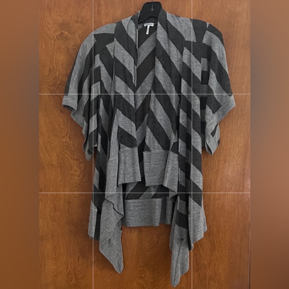 Splendid Gray and Black Chevron Pattern Cape